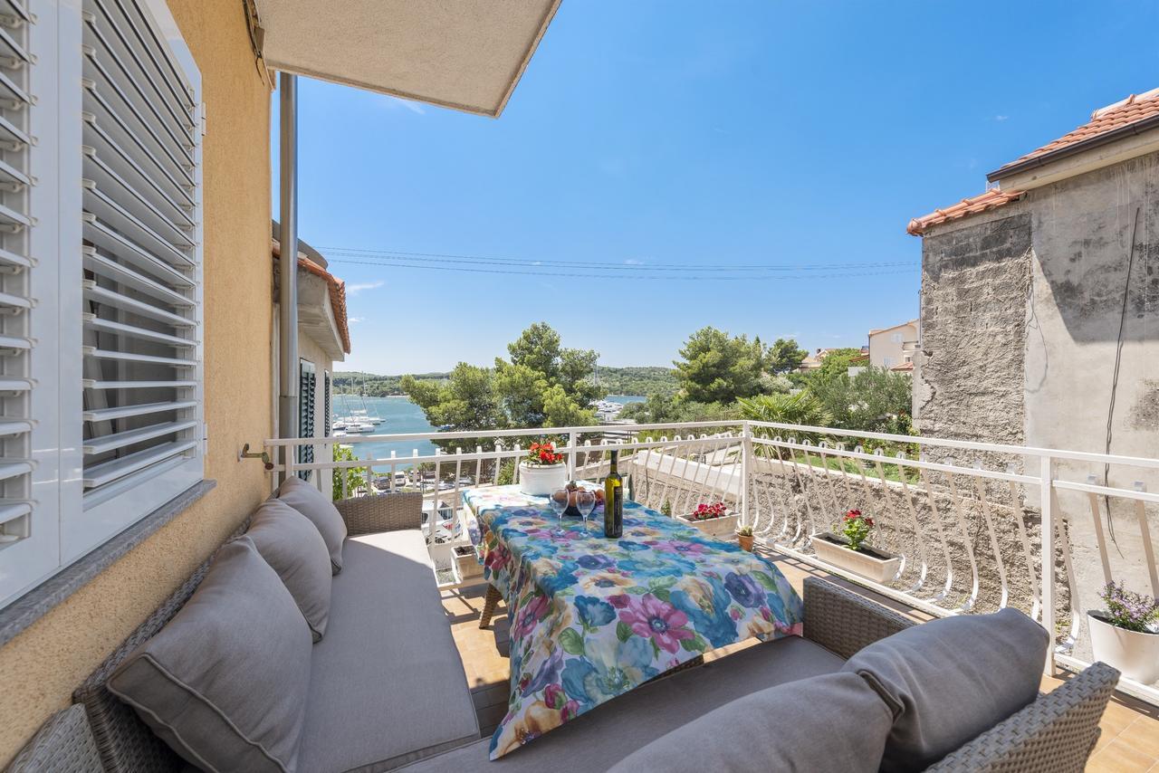 Apartments Tara, Sibenik - Mandalina Exteriör bild